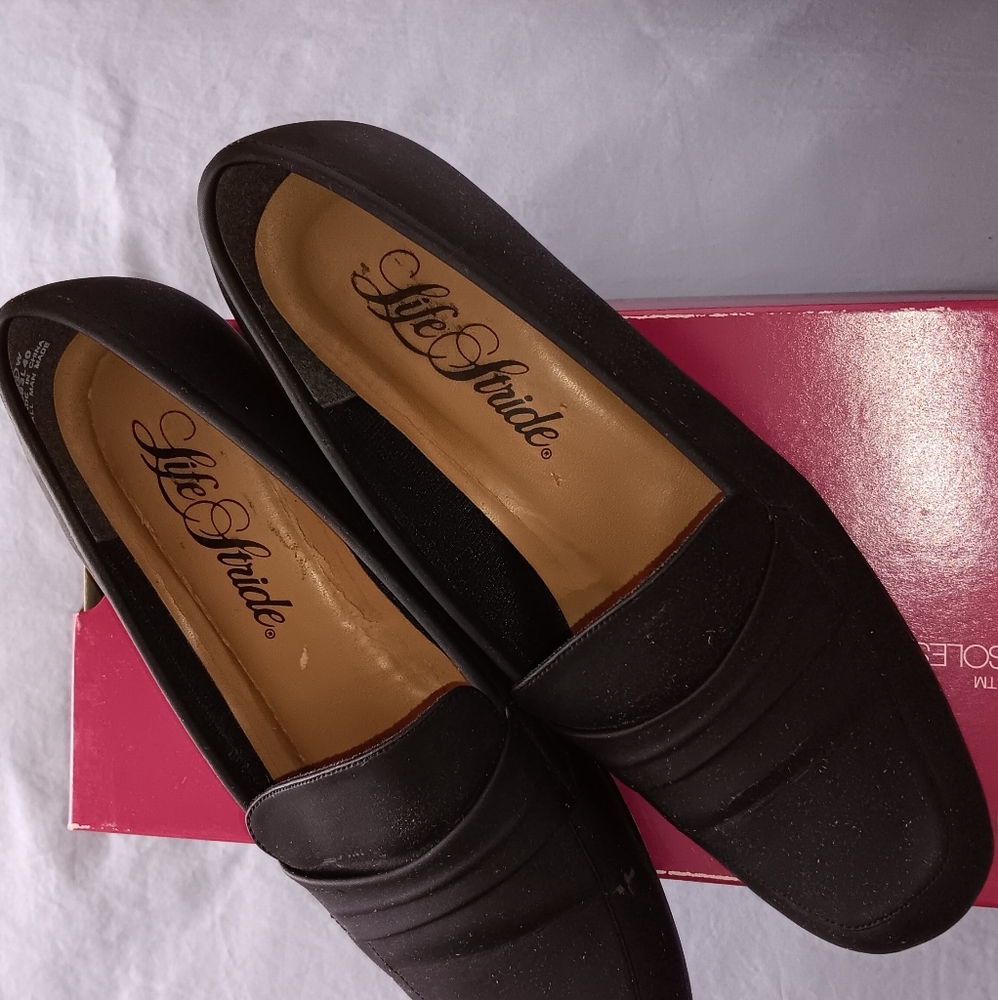 Life Stride Women's Black Loafers